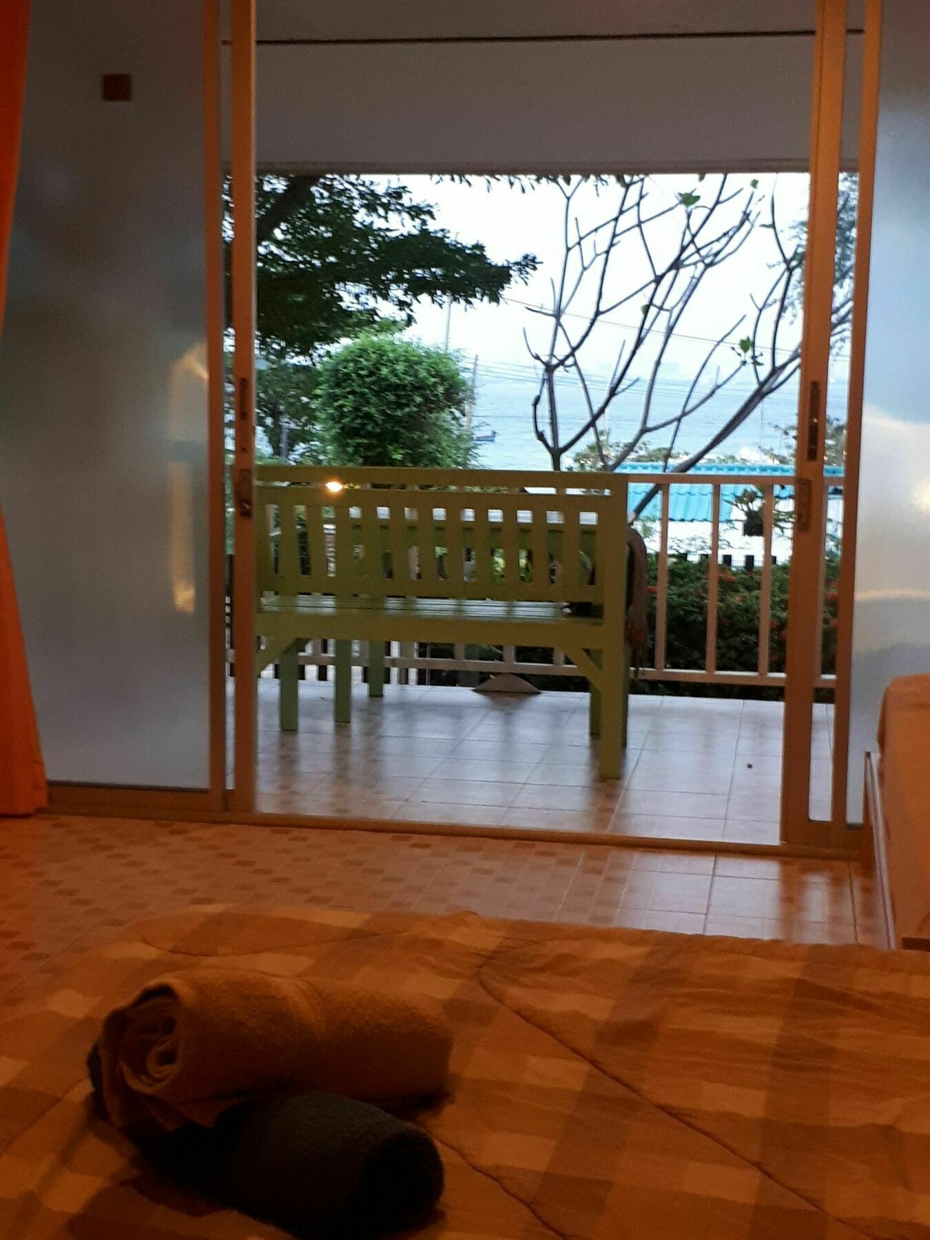 Insook Ko Larn Resort Ko Lan Exterior foto